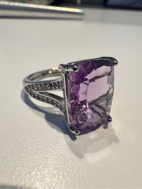 Jewelry - Adjustable Amethyst Purple Cushion-Cut Gemstone Ring - Elegant Women's Jewelry